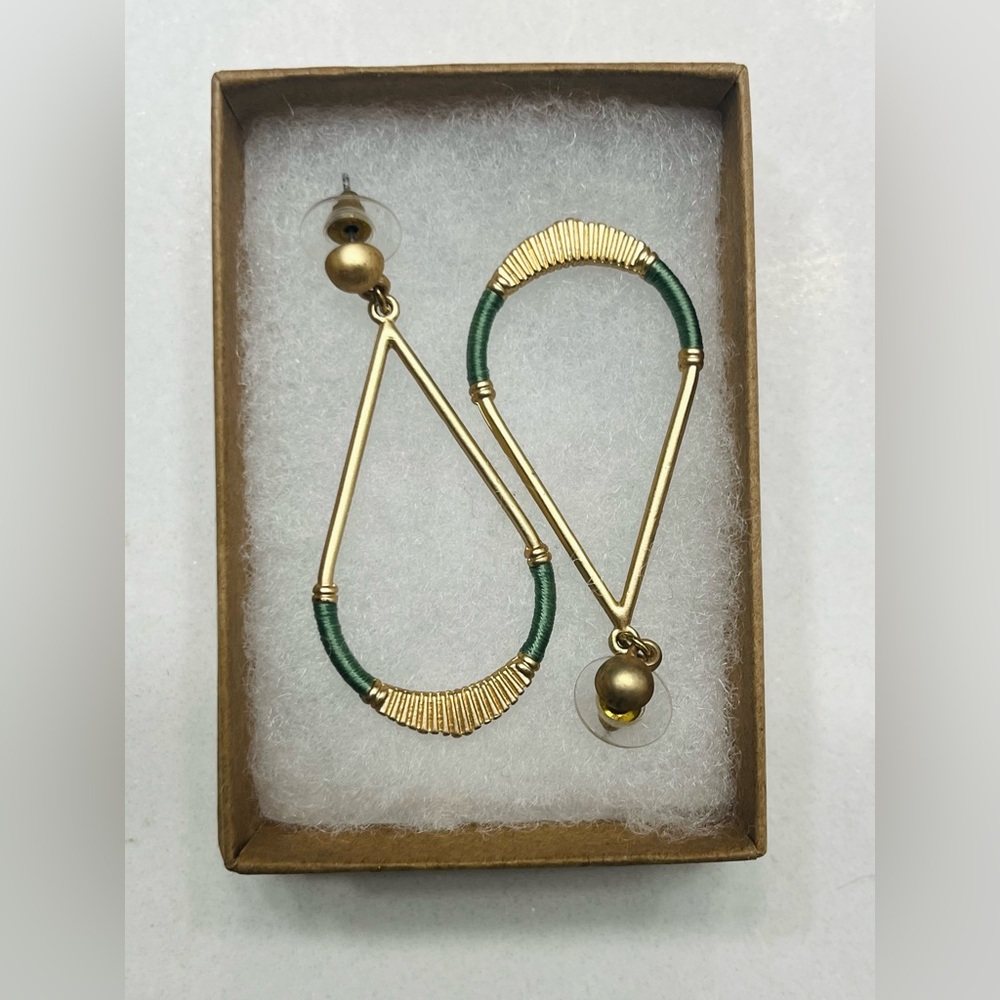 Elegant Gold and Green Teardrop Earrings